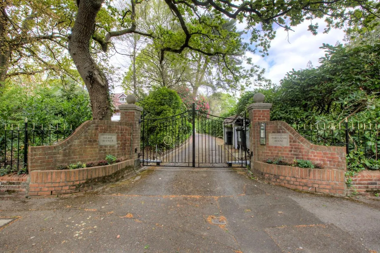 Luxury 3 Bedroom Apartment Close To Beach, Bournemouth & Meyrick Park 0*,